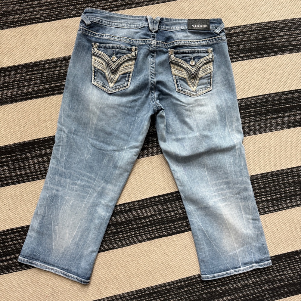 Vigoss  Jeans Women's The New York Capri Light Wash Jeans with Back Pocket 15/16